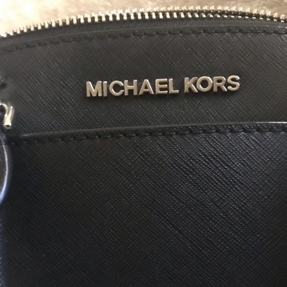 Designer Purse - Picture 1 of 3